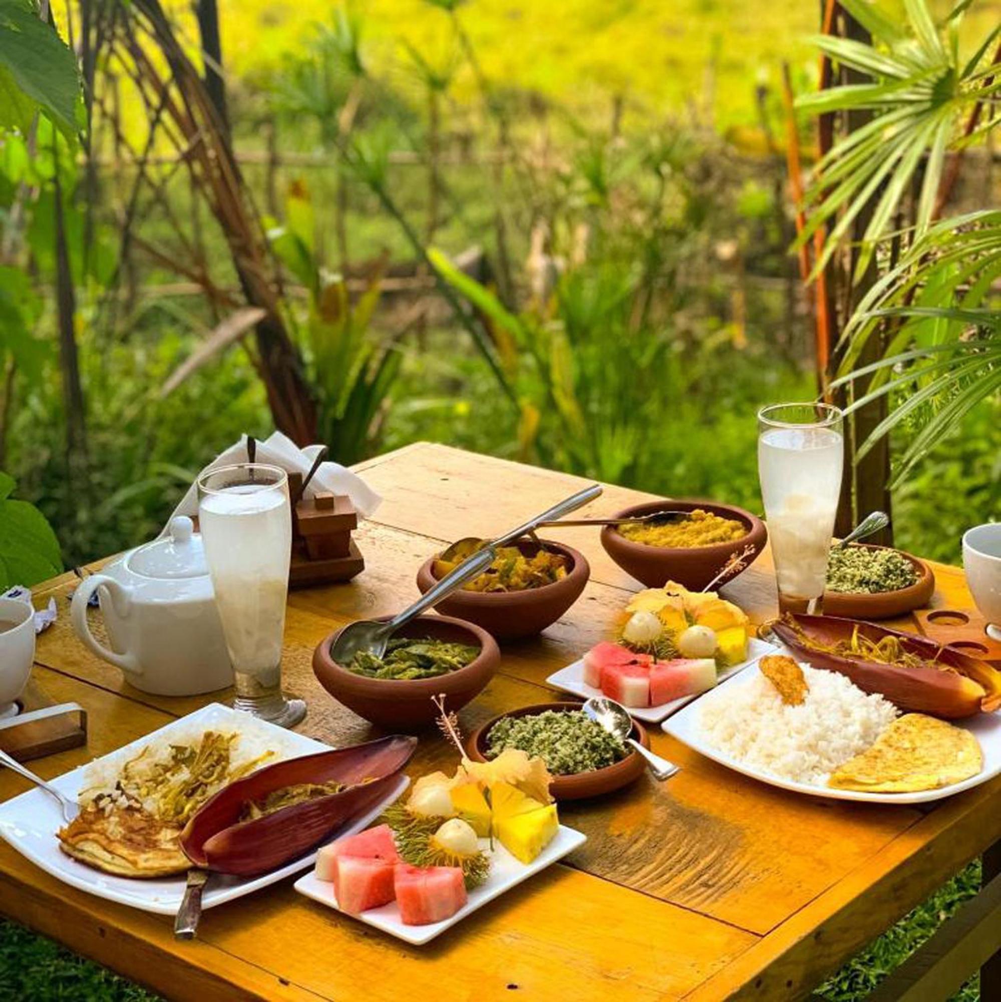 The We2 "Wildwood Elegance Escape" Bed & Breakfast Induruwa Exterior photo